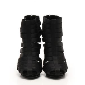 グッチ 靴 サイズ表記 The Art Of Mike Mignola