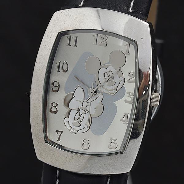 ケース/保付 稼動 ディズニー QZ ミッキーマウス×ミニーマウス文字盤 スクエア シルバー メンズ...