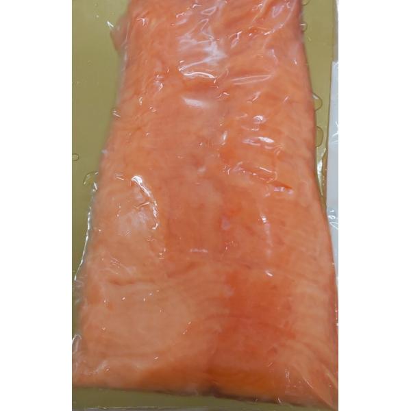 燻製（スモークサーモン）ではありません。それが人気です。アトランティックサーモンスライス　500ｇ×...