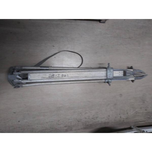 2Ａ【本2812301有】測量器 オートレベル三脚止ネジ無し　発送サイズ100cmx20cmx15c...