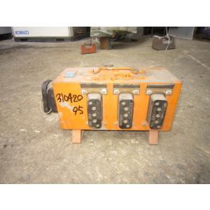 2Ａ【棚イ飯310420-95】高周波分配 ３ツ口 電源BOX箱　FQ-3