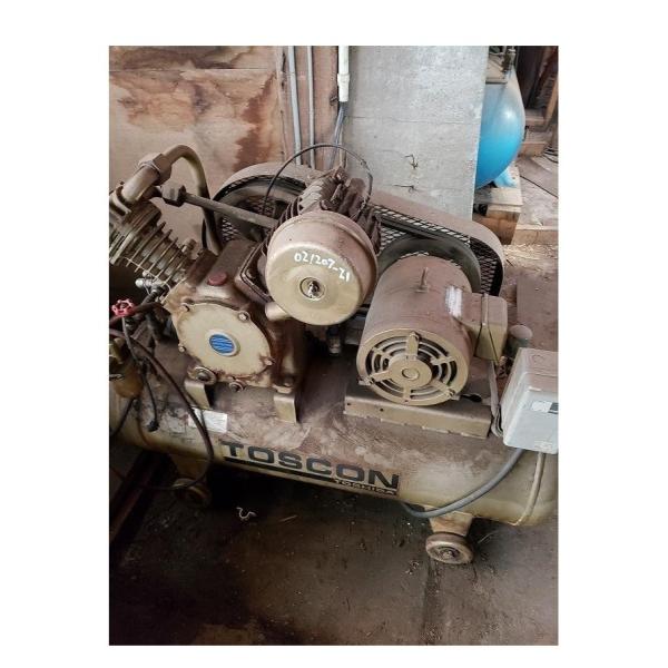 c3A【棚秋田イ田口021207-21有】3.7Kwエアーコンプレッサーレシプロ 東芝 50Hz 2...