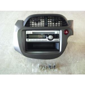 フィット DBA-GE6 オーディオ  　SANYO　CDF-R9011　管理番号AB8782