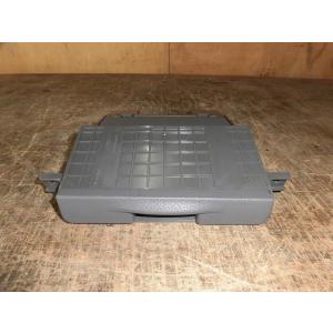 NV350キャラバン CBF-VR2E26 センタードリンクホルダー 　純正品番68430-3XA0...