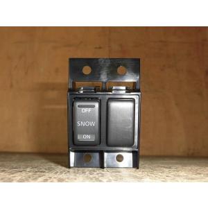 NV350キャラバン CBF-VR2E26 SNOWスイッチ 　純正品番25130-3XV0A 管理...