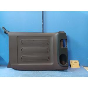 スペイド DBA-NCP141 左フロントドアトリム　内張り 　純正品番67620-5CG31-C0...