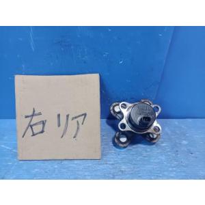 ムーヴラテ CBA-L550S 右リアハブ 　純正品番42410-B2010 管理番号AB3428
