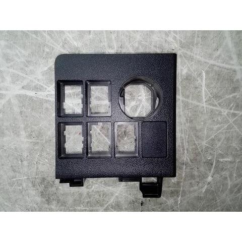 タント DBA-LA600S 右スイッチパネル 　純正品番55446-B2150-B0 管理番号AC...