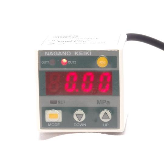 一般産業用デジタル圧力計 アナログ出力4〜20mA DC 50MPa 検査証明書付 長野計器 GC6...