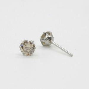 ダイヤモンドピアス 18金ホワイトゴールドダイヤモンド 0.1ctx2