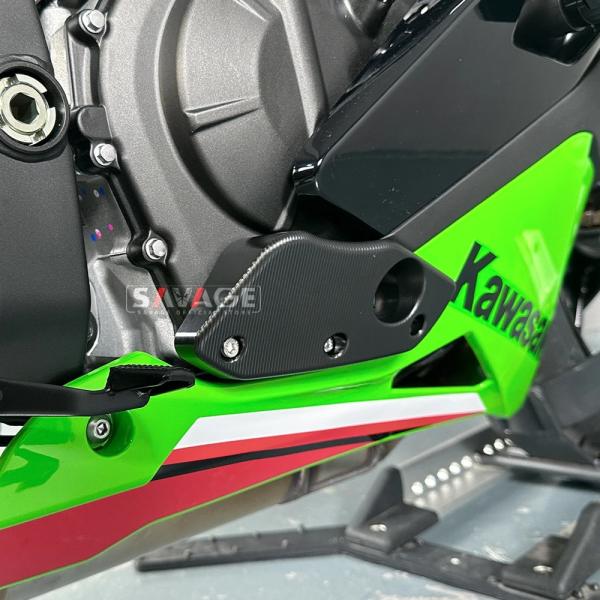 国内在庫有 即納新品 KAWASAKI ZX-25R ZX-4R ZX-4RR エンジンスライダー