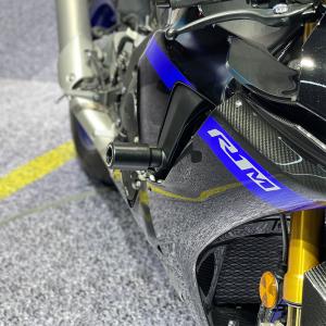 YAMAHA YZF-R1 YZF-R1M YZF-R1S MT-10 SP フレームスライダー｜aaps