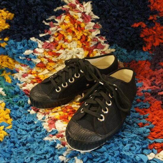 INN-STANT OLD-NEOキャンバススニーカー ブラック