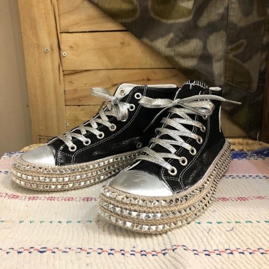 リベットハイカットスニーカー　ブラック