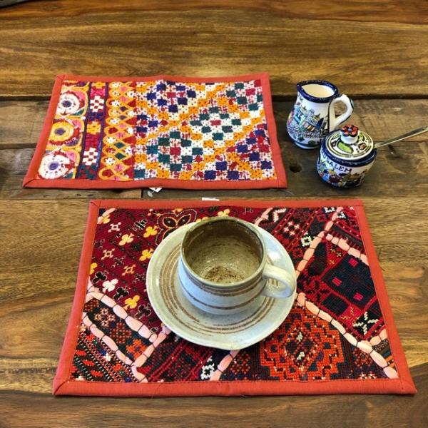 TOPANGA  Kitchen グジャラート刺繍　ティーマット　30×20cm　レッド