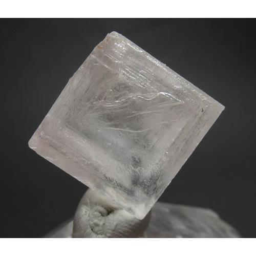 ピンクハライト シャープで美しい結晶　お祓いと幸福の愛の石　halitep038