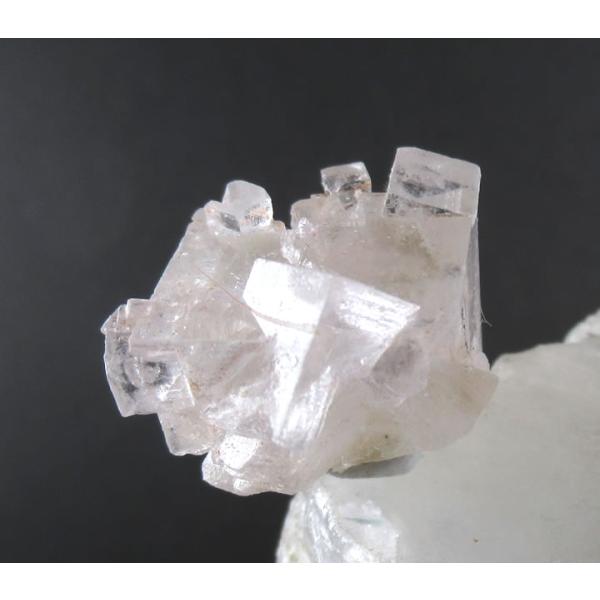 ピンクハライト シャープで美しい結晶 お祓いと幸福の愛の石 天然石 パワーストーン halitep0...