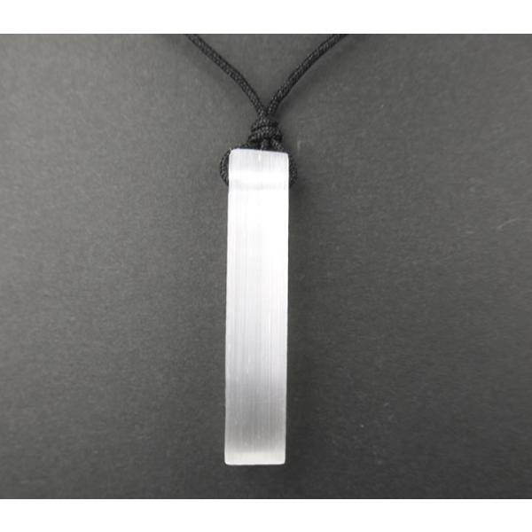 セレナイトペンダント 5cm コード長さ82cmまで調整可能 聖母マリアのガラス スピリットガイドや...