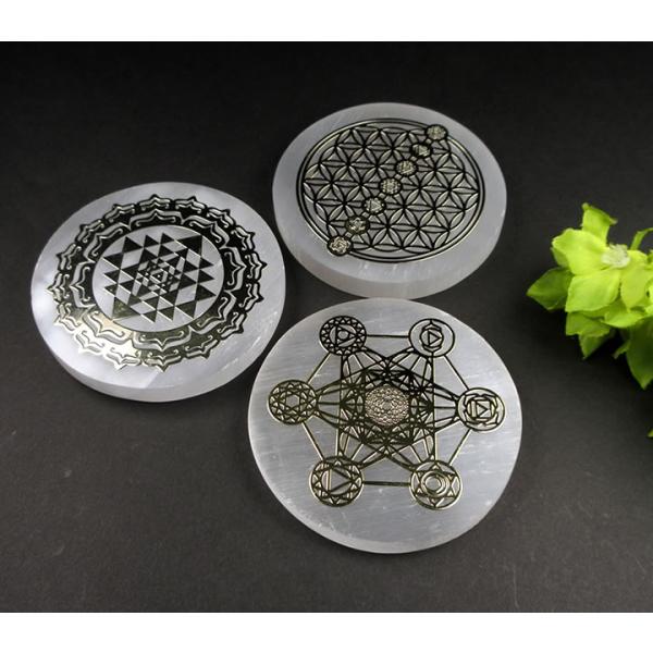 セレナイト 直径63mm フラワーオブライフ/メタトロンキューブ/シュリヤントラ 神聖幾何学図形金属...