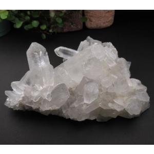 トライゴーニッククォーツ クラスター 水晶 500g 多種のシャーマニックワークに理想的 絶対