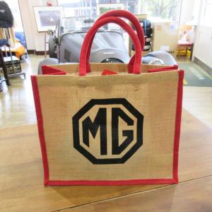 MG 麻トートバッグ MGロゴ 取っ手、マチ レッド/ロゴ ブラック