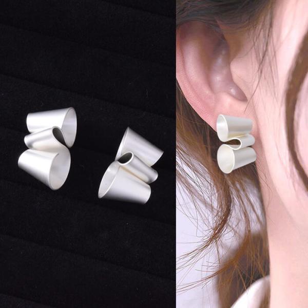 スパイラルデザイン ピアス 折り返しデザイン ねじり シルバー