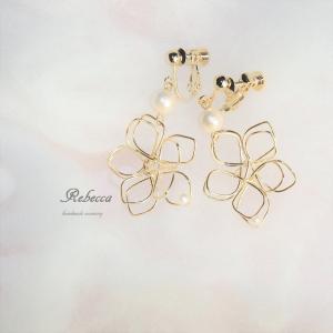 イヤリング 日本製 ノンホールピアス 変更可能 花 フラワー  コットンパール 日本製