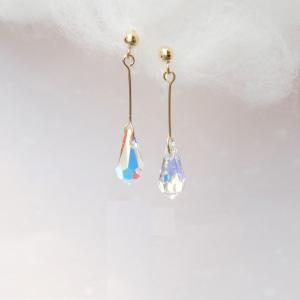 イヤリング スワロフスキー  痛くない  揺れる オーロラ