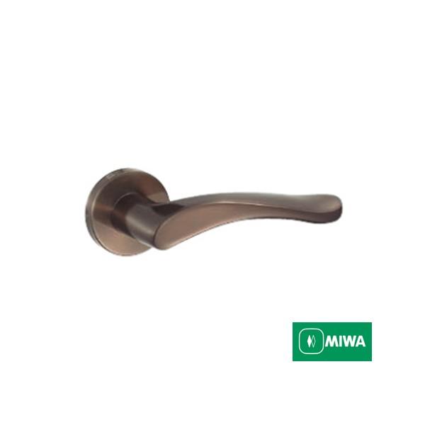 送料無料 美和ロック ＭＩＷＡ レバーハンドル ＺＬＴ９０２ 空錠 アルミ合金製 ブロンズ（ＣＢ）室...