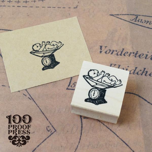 ラバースタンプ 輸入 100Proof Press 赤ちゃんの体重測定 Baby On Scale ...