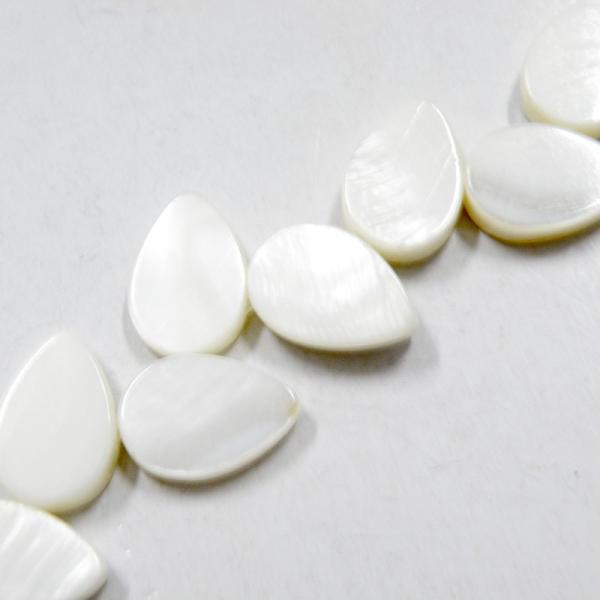 【AFP】 シェルビーズ ドロップ型 下穴 ホワイト 1連約39cm shell-63