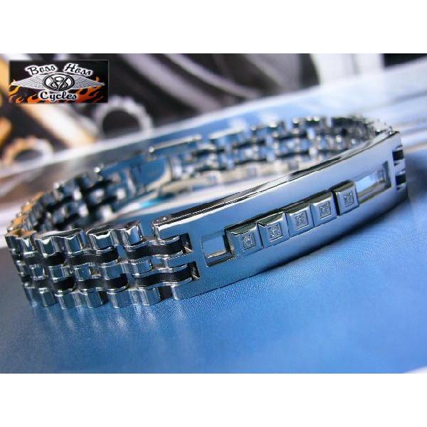 BOSS HOSSボスホスから超ワイルド&amp;クールなブレス登場【スワロスキークリスタル&amp;ポリウレタン】