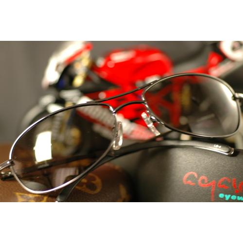 「冒険王」偏光サングラス=LUBBOCK=アームデザインにこだわり