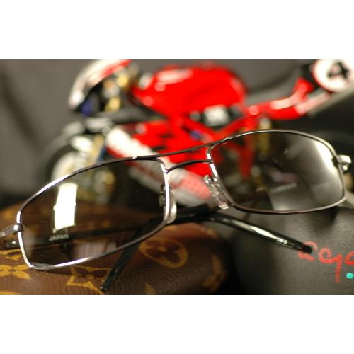 「冒険王」偏光サングラス=LUBBOCK=アームデザインにこだわり