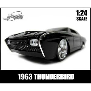ミニカー 1/24 箱入り 1963 THUNDERBIRD...