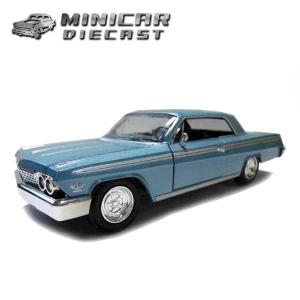 1/18 シボレー インパラ 1961 Chevrolet Impala Sport Coupe Honduras