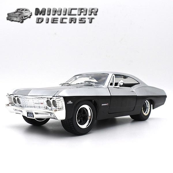 1/24 箱入り ミニカー 1967 CHEVROLET IMPALA SS シルバー ブラック シ...