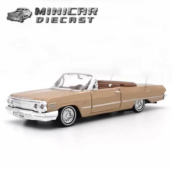1/24 箱入り ミニカー 1963 Chevrolet Impala CONV. シャンパンゴール...