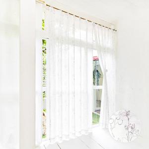 レースカーテン オーダーカーテン／生地サンプル／ボタニカル柄の中に隠れた猫が可愛い遮像レースカーテン「キティンボイル」