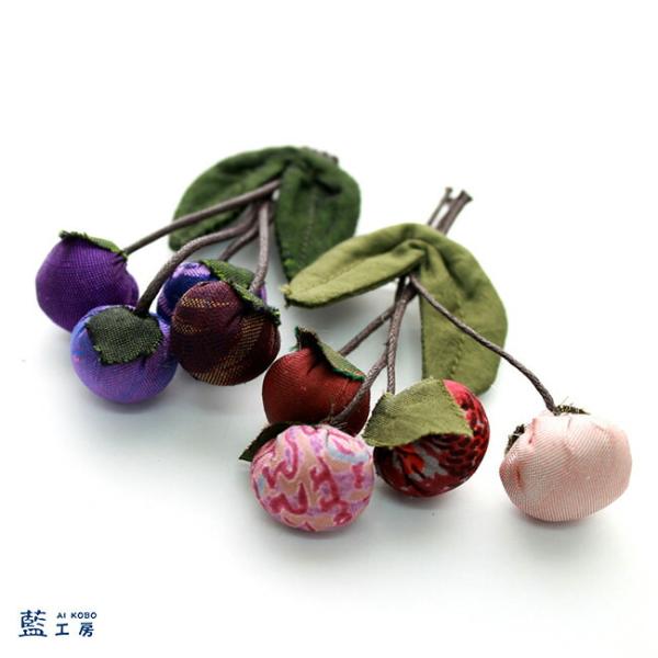 プレゼント 母 祖母 シルクのとまとブローチ コサージュ 70代 ファッション アクセサリー 60代...