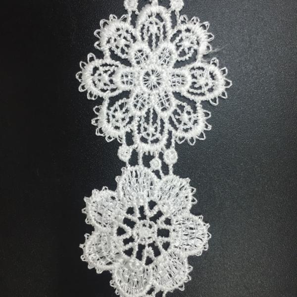 刺繍レース　上品花柄モチーフ　２モチーフ　レース　細密　レース生地　光沢刺繍　ウェディング　コスプレ...