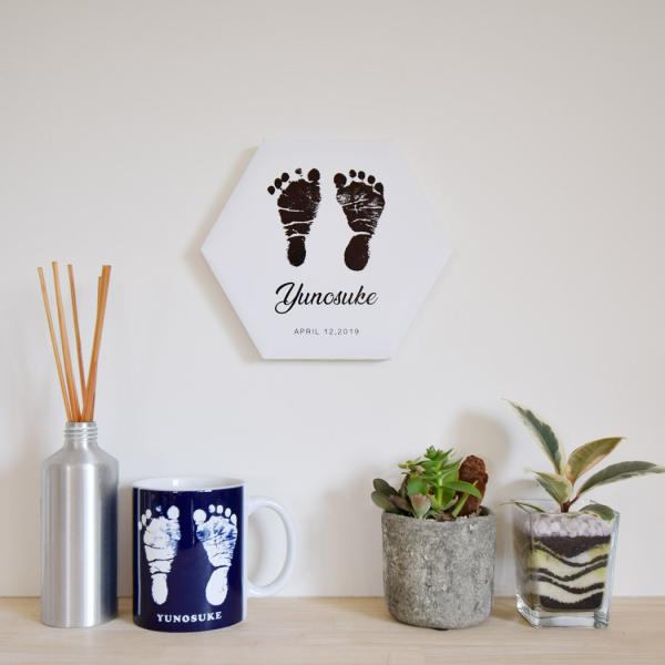 【アイフォト｜赤ちゃんヘキサゴン足型パネルホワイト】敬老の日 父の日 母の日  出産祝い 出産記念 ...