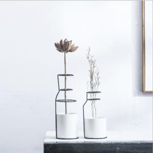 花瓶 三輪 アイアン フラワーベース Flower 一輪挿し ドライフラワー 北欧 ベース 陶器 大きい おしゃれ 一本 大きな 白 栽培 花器 卓上花瓶 花枠 インテリア 6 Aio 通販 Yahoo ショッピング
