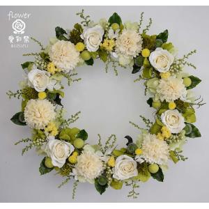プリザーブドフラワーリース 白いバラとグリーン系の小花でナチュラル