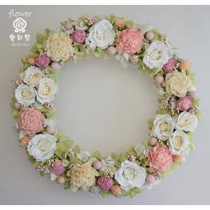 プリザーブドフラワーリース ピンクのバラにピンク系の小花