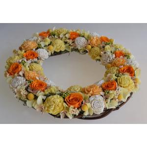 オレンジ色のバラと黄色のお花のプリザーブドフラ...の詳細画像1