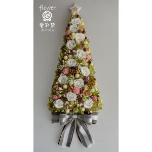 赤いリボンのクリスマスリース 大きなサイズ ヒイラギの葉と木の実