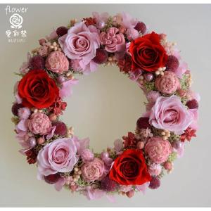 クリスマスリース プリザーブドフラワー 玄関 華やかな赤いバラ ピンク