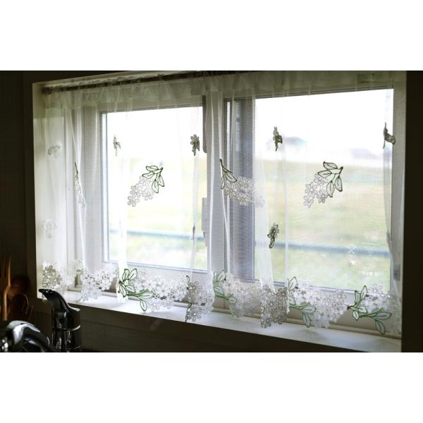 ai 縦45ｃｍ　チュールに模様部分は レースアップリケ　カフェカーテン　横幅約135cm×縦45ｃ...