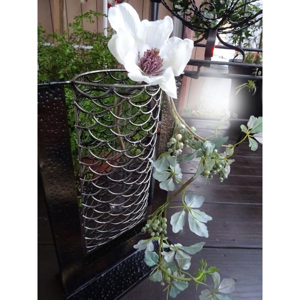 特別な日のお花　お玄関先に置かれても素敵ですフラワー アイアン　ベース 花瓶